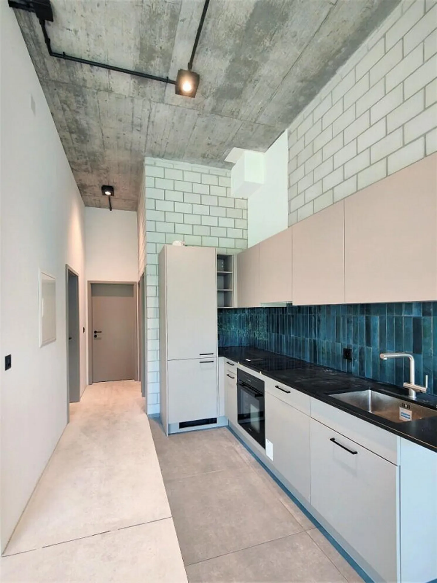 Incantevole appartamento di 3.5 locali con balcone e uso giardino - Foto 2 di 5