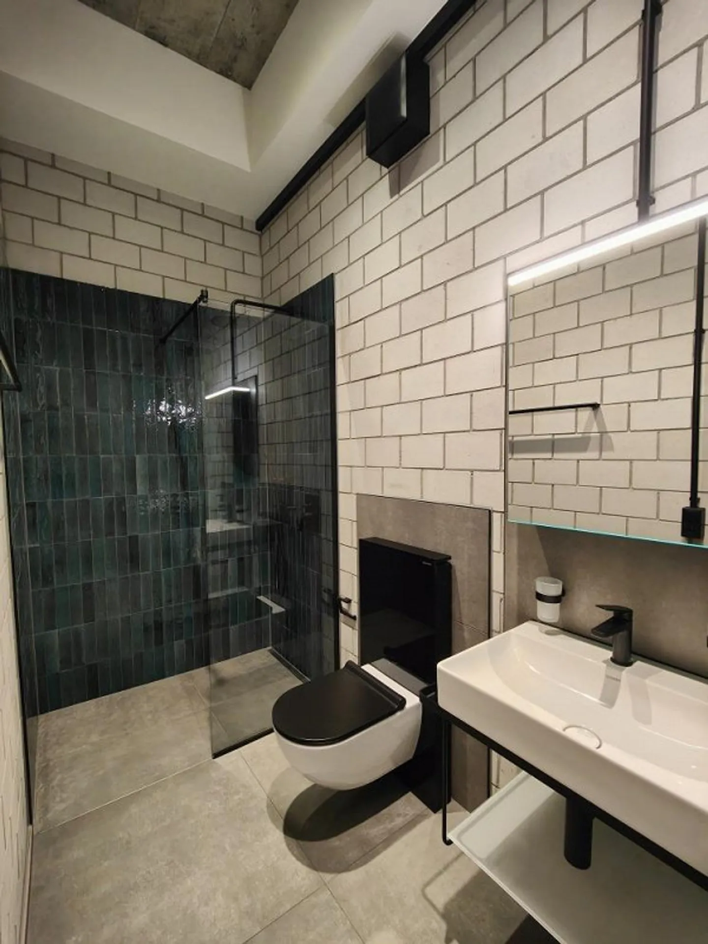 Incantevole appartamento di 3.5 locali con balcone e uso giardino - Foto 3 di 5