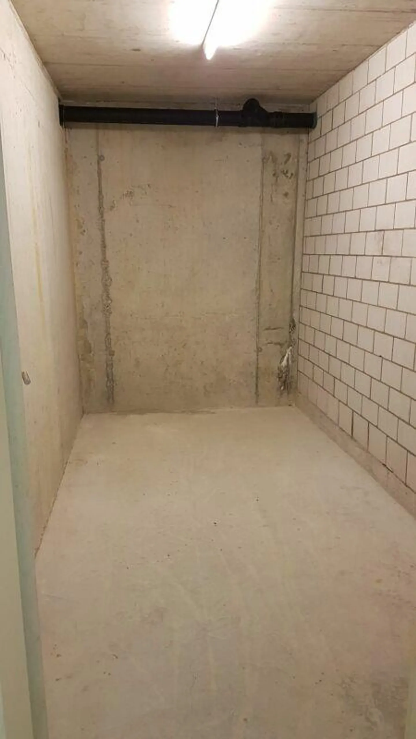 STANZA DI STOCCAGGIO - Foto 2 di 3