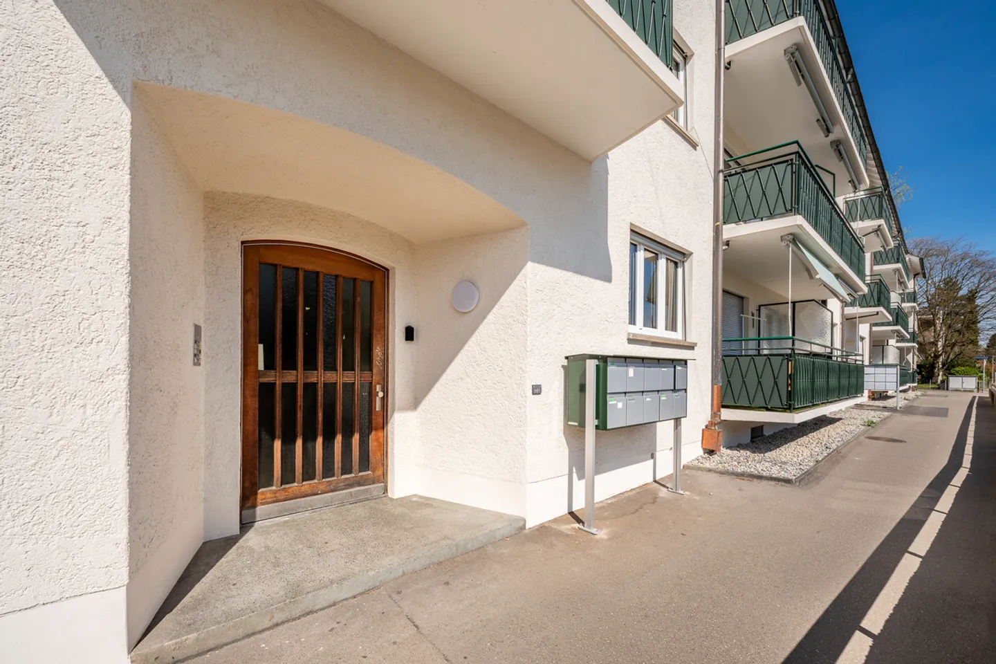 Espaces de stockage pratiques dans un emplacement central - disponibles immédiatement - Photo 3 sur 3