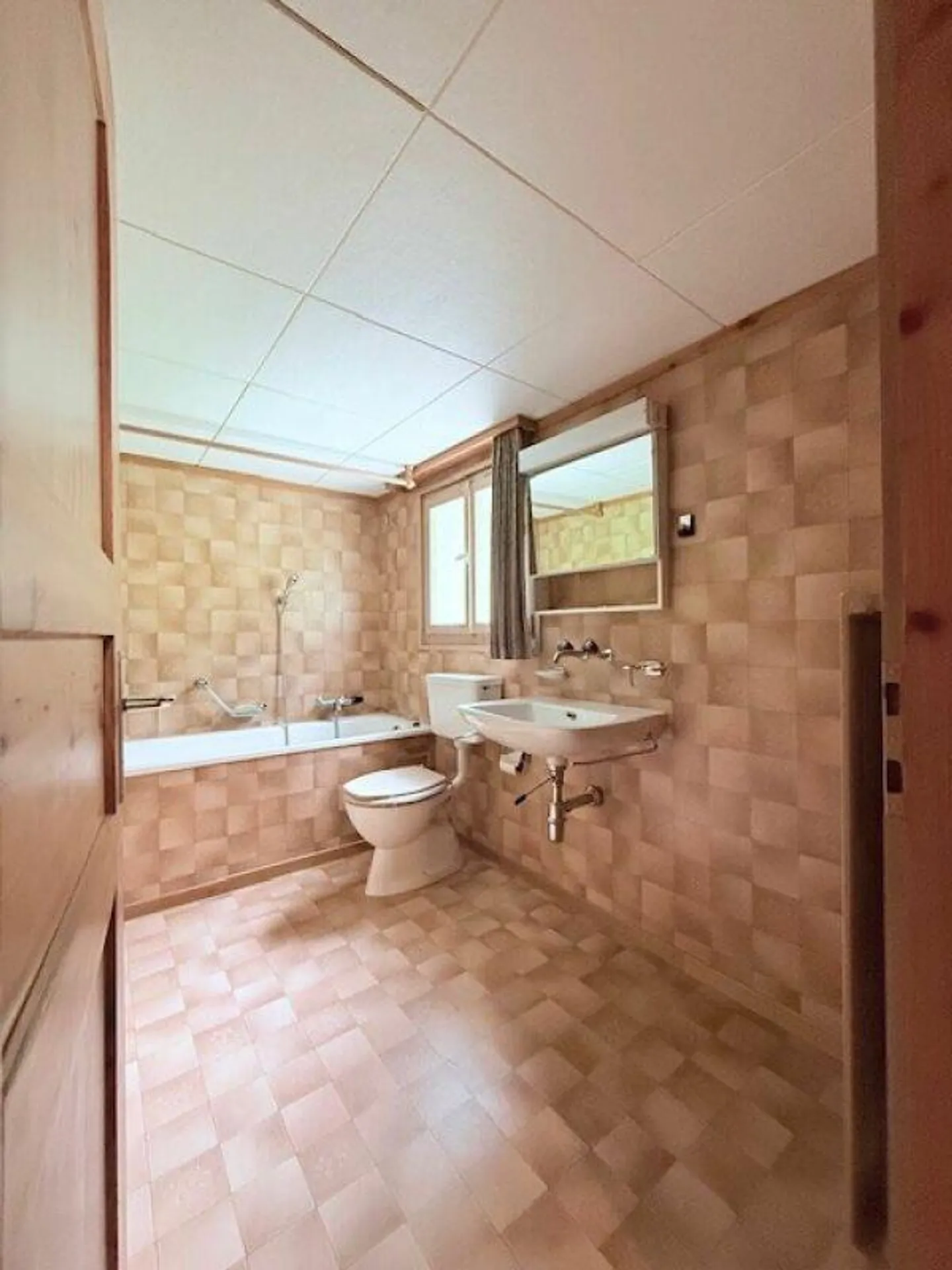 Charming 5.5-Room House with History and Character - Photo 10 of 17