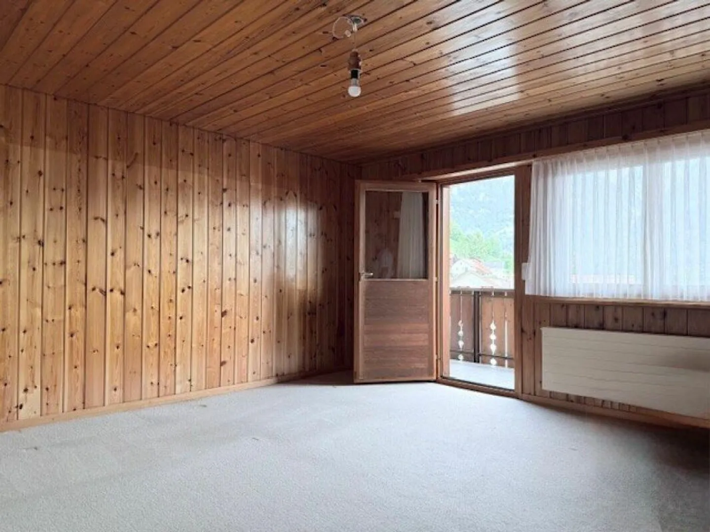 Charming 5.5-Room House with History and Character - Photo 4 of 17