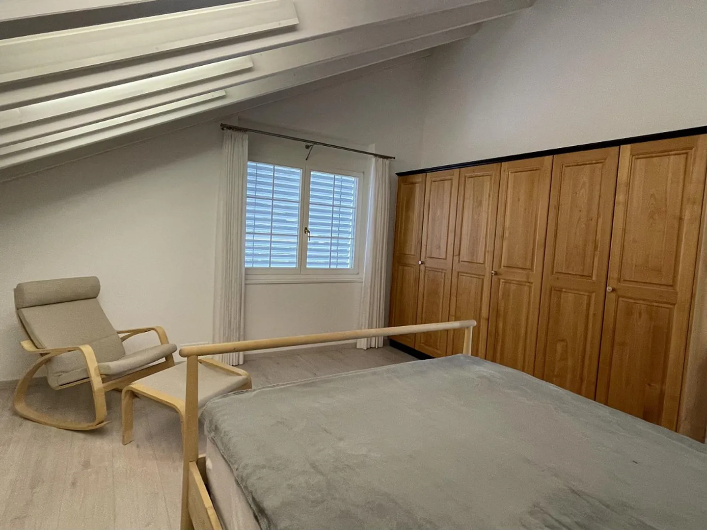 Grosse 2.5-Z- Wohnung an Traumlage mit wunderschöner See- u. Bergsicht - Foto 7 von 11