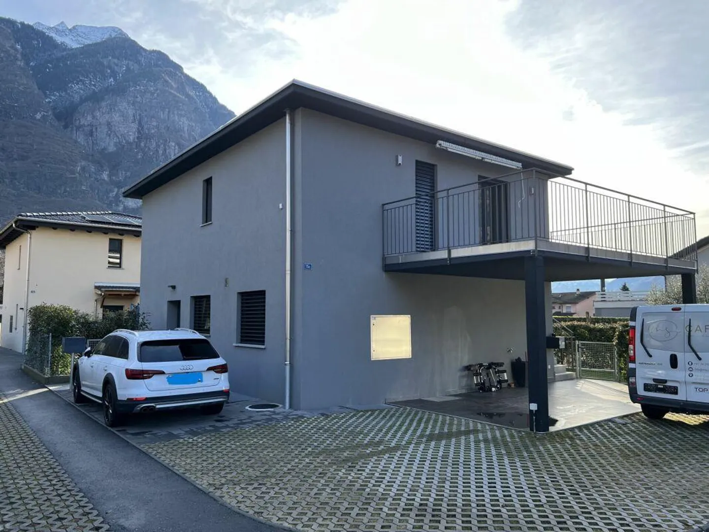 Maison moderne jumelée, 4.5 + 3.5 pièces avec grand jardin - Photo 1 sur 17