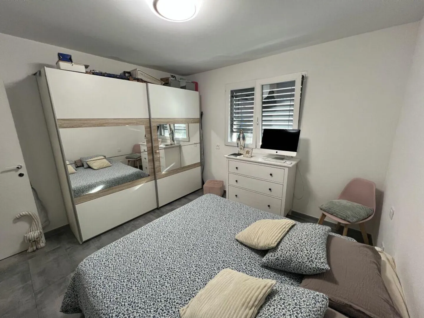Maison moderne jumelée, 4.5 + 3.5 pièces avec grand jardin - Photo 5 sur 17