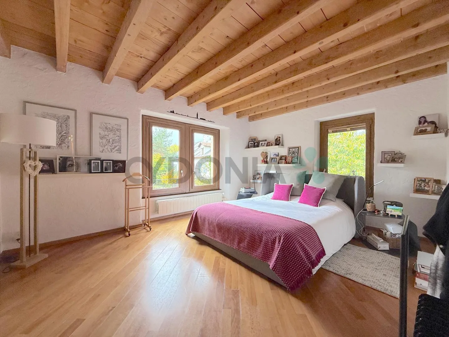 Sublime village house that combines modernity and the charm of the old - Photo 6 of 14