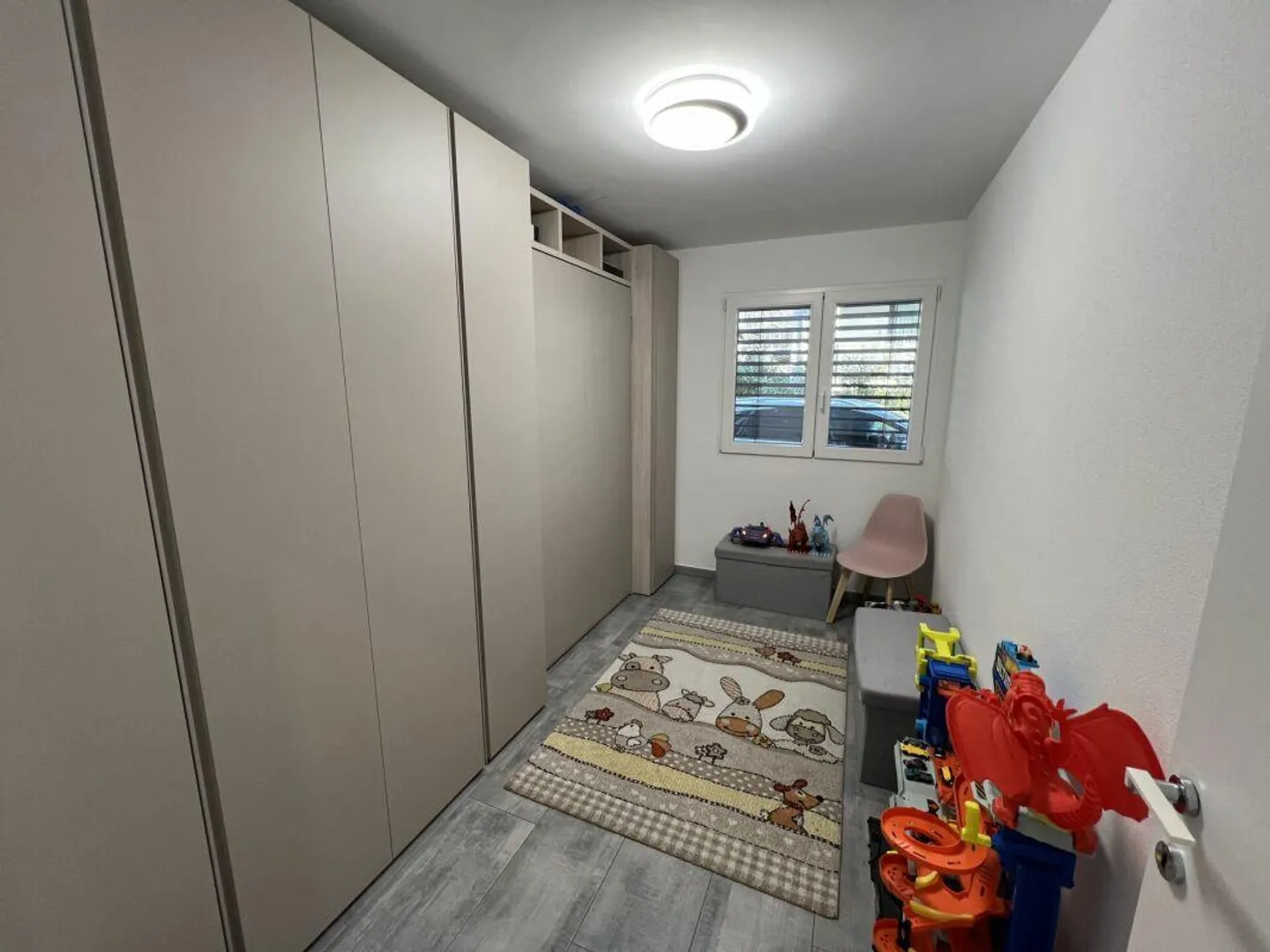 Maison moderne jumelée, 4.5 + 3.5 pièces avec grand jardin - Photo 6 sur 17