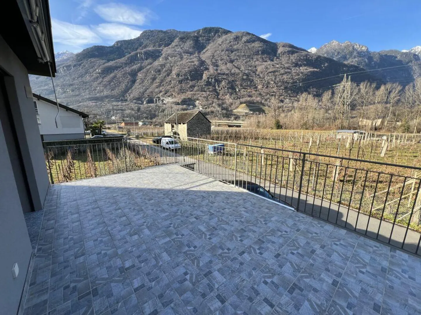 Maison moderne jumelée, 4.5 + 3.5 pièces avec grand jardin - Photo 15 sur 17