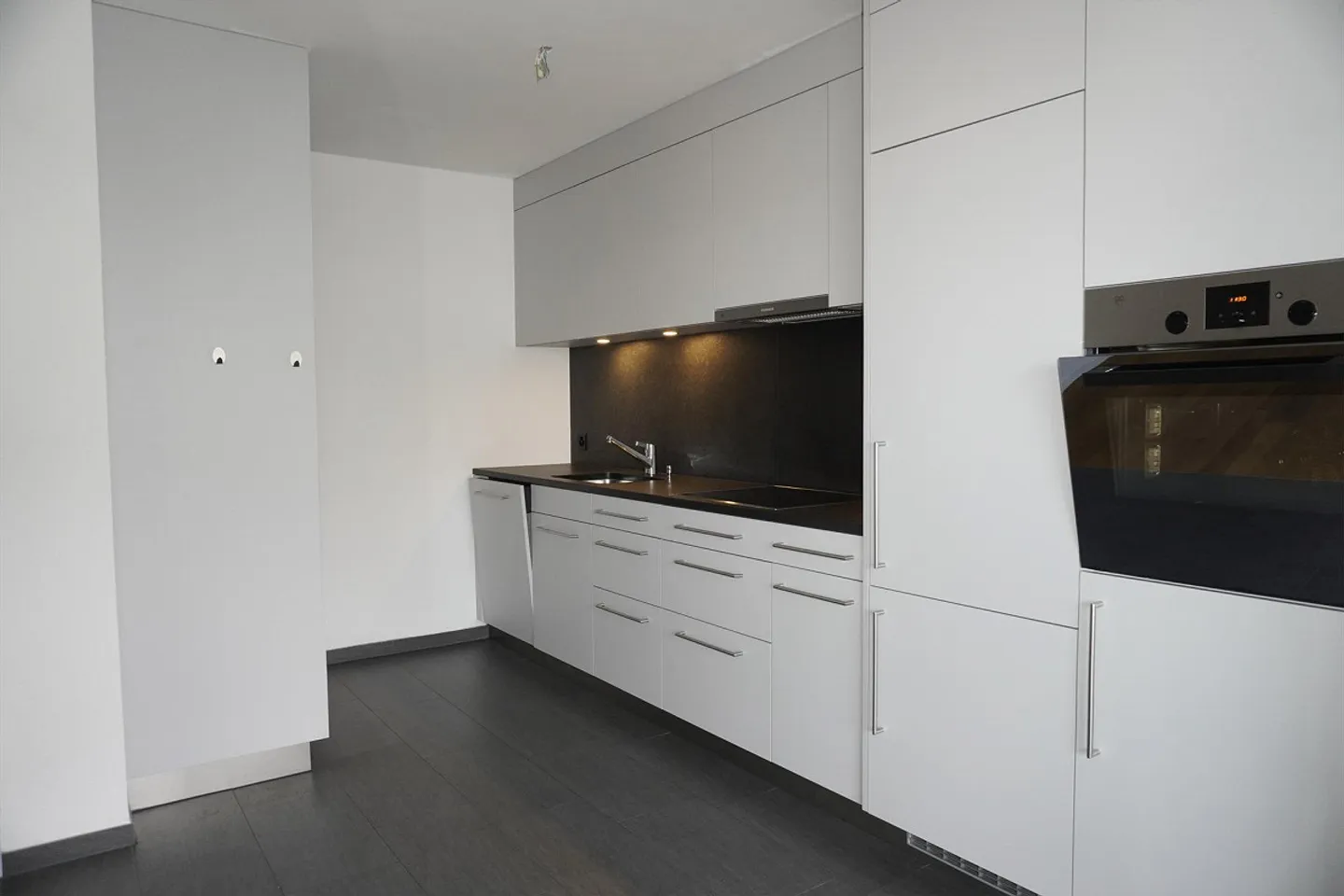 Appartement de 4,5 pièces dans un quartier calme près de la forêt - Photo 2 sur 7