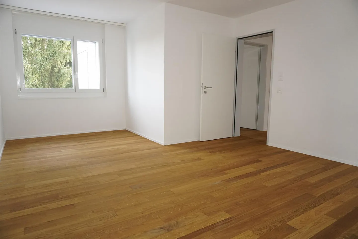 Appartement de 4,5 pièces dans un quartier calme près de la forêt - Photo 5 sur 7