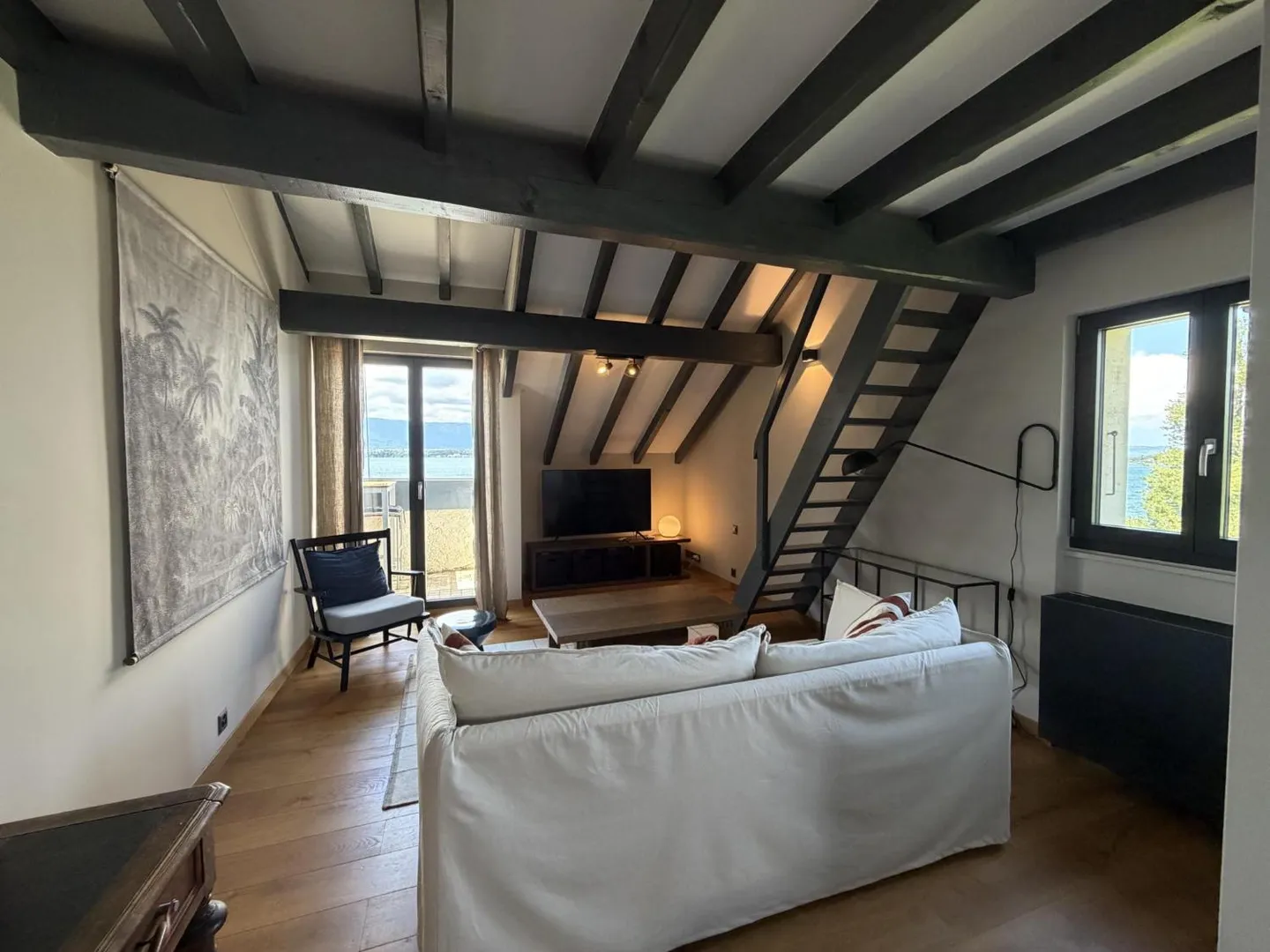 Appartement au bord du lac - Photo 3 sur 7