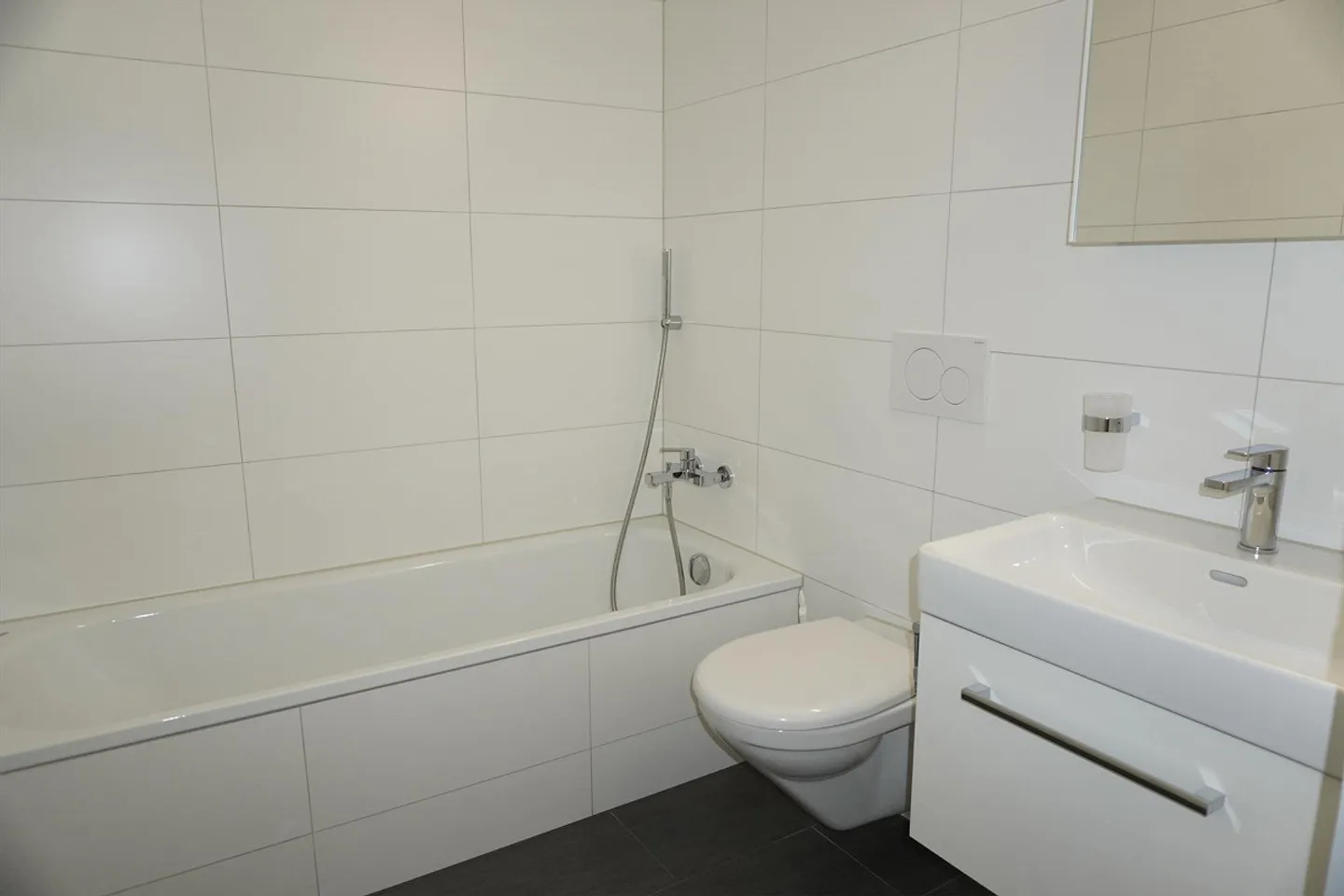 Appartement de 4,5 pièces dans un quartier calme près de la forêt - Photo 6 sur 7