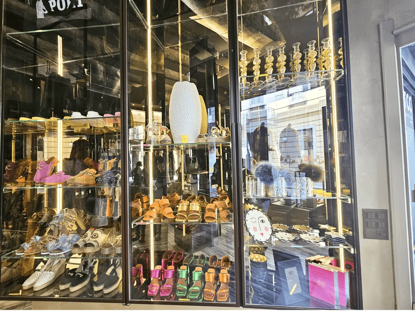 CENTRAL LOCATION AND ELEGANCE IN THE HEART OF THE CITY, GUARANTEED SUCCESS - Photo 10 of 10