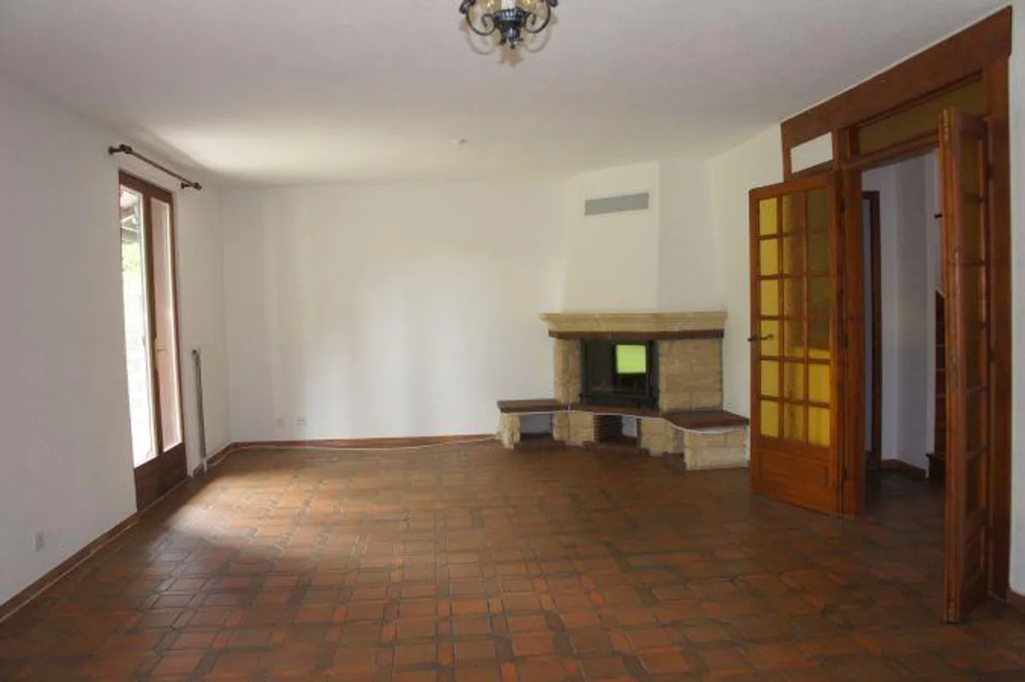 «7 Zimmer Reihenfamilienhaus» - Photo 2 sur 5