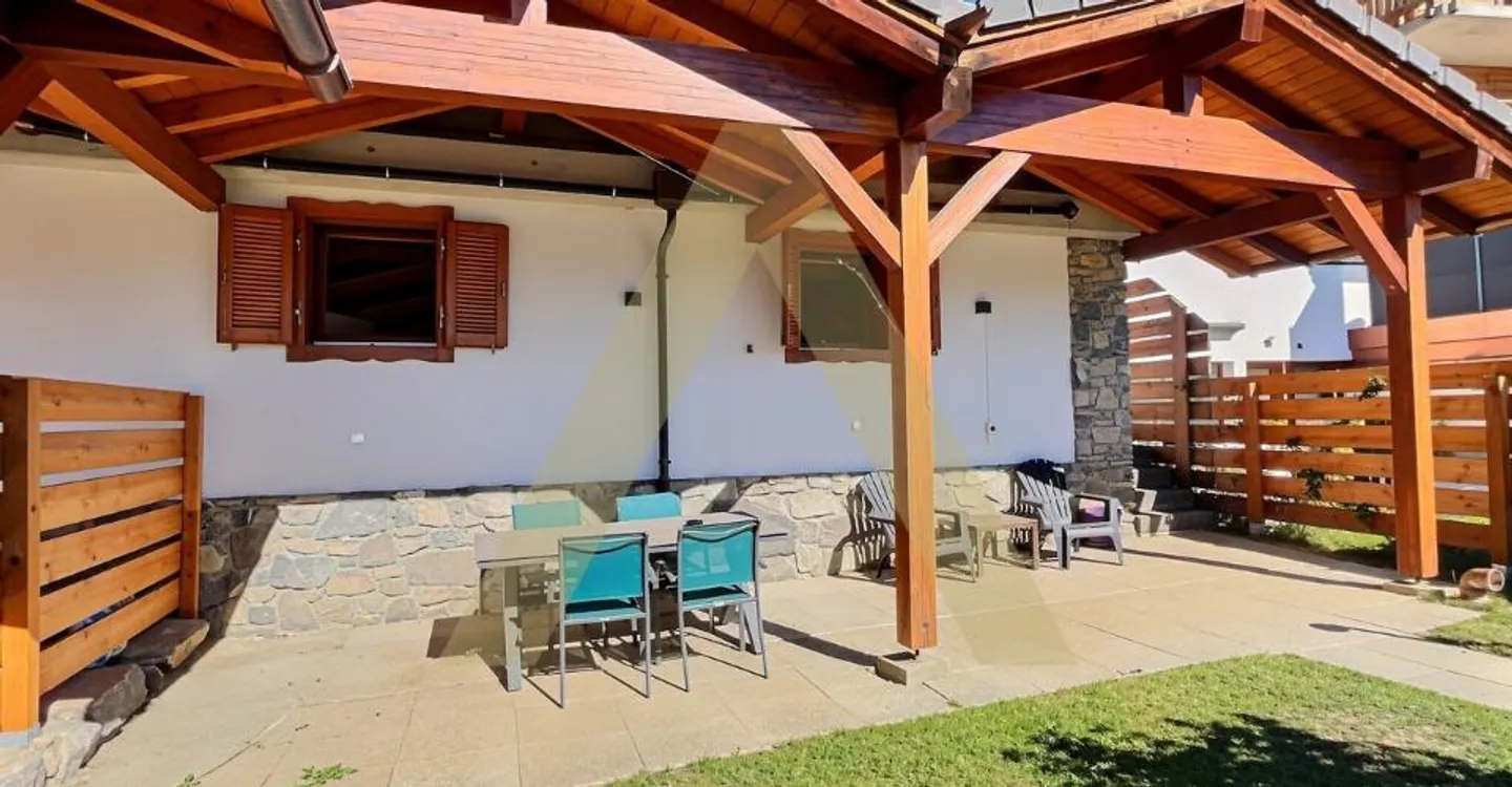 A little piece of paradise between terrace, garden and alpine peaks! - Photo 1 of 6