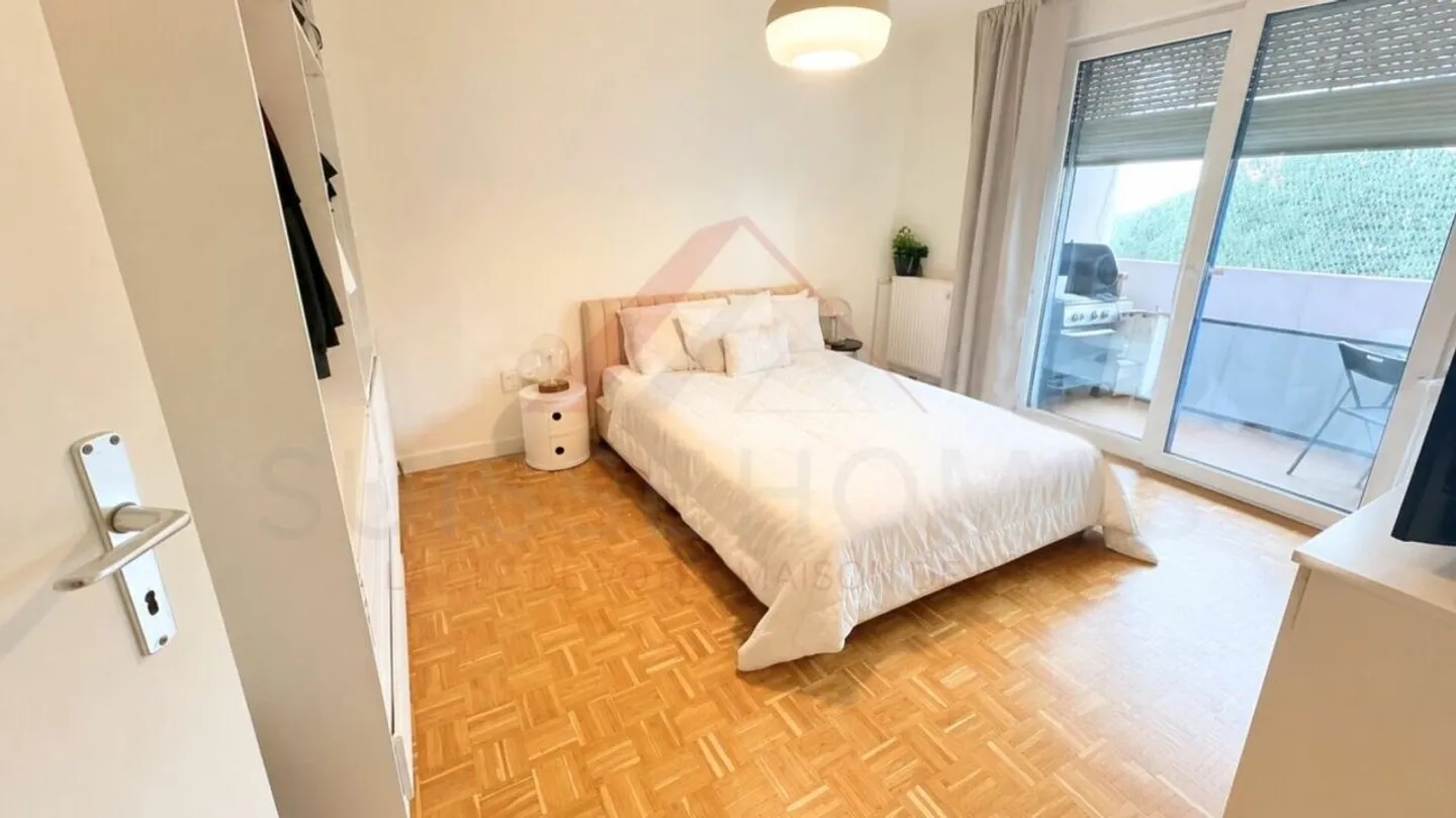 Beautifully renovated 2.5-room apartment in the heart of Freiburg - Photo 10 of 11