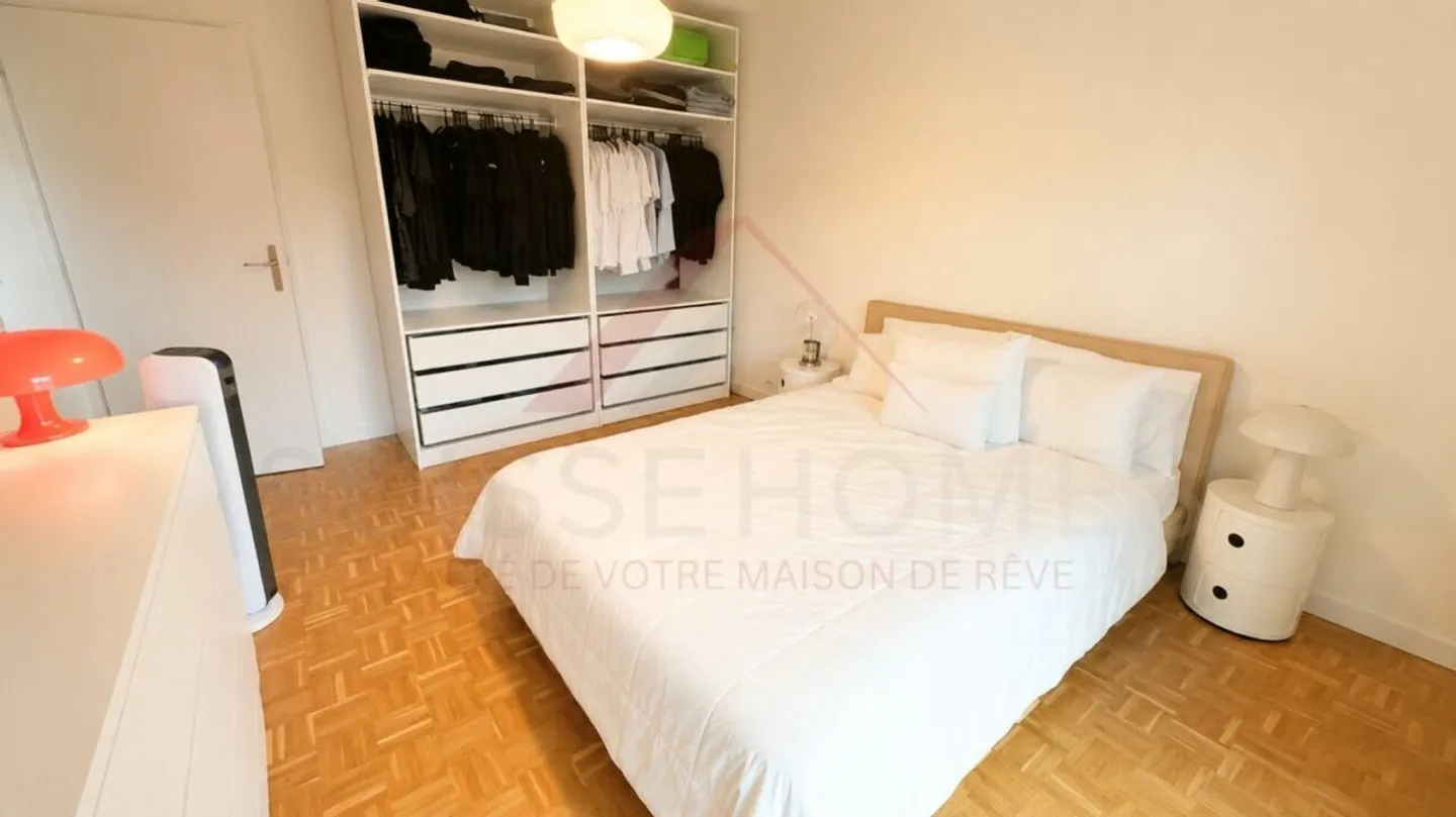 Beautifully renovated 2.5-room apartment in the heart of Freiburg - Photo 9 of 11