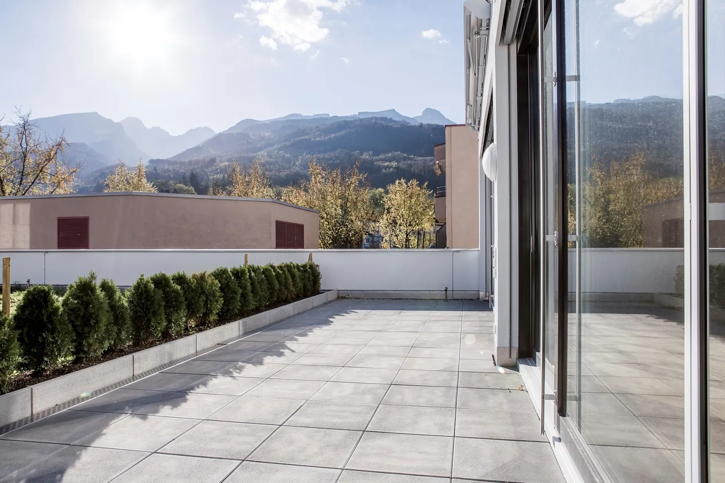 Exklusive, moderne Wohnung mit herrlicher Terrasse - Foto 9 von 9