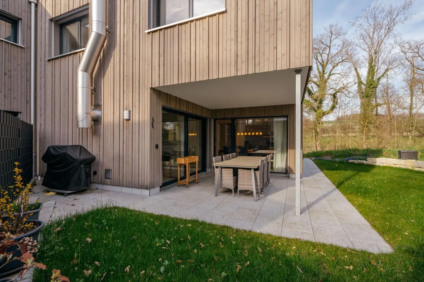 Modern Family Home with Garden - Photo 12 of 13