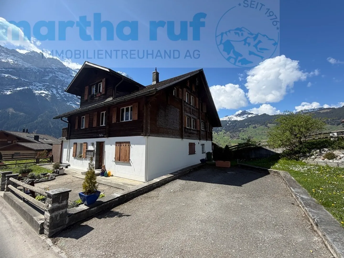 CASA A 3 FAMIGLIE SUL LATO SOLEGGIATO DI GRINDELWALD PROPRIETÀ PER VACANZE SENZA RESTRIZIONE SULLA SECONDA ABITAZIONE - Foto 8 di 13