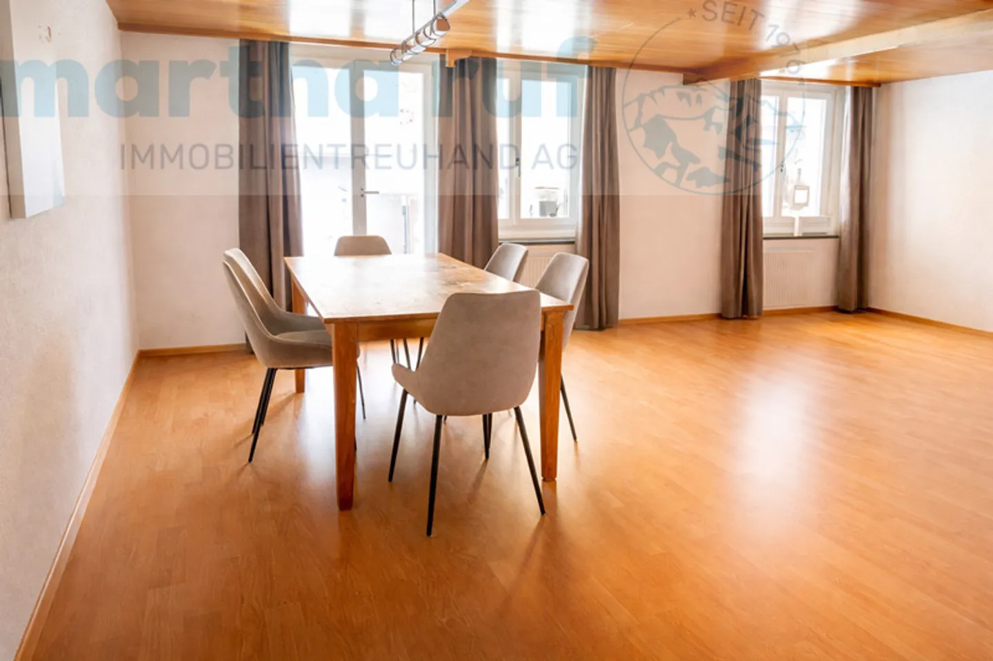 CASA A 3 FAMIGLIE SUL LATO SOLEGGIATO DI GRINDELWALD PROPRIETÀ PER VACANZE SENZA RESTRIZIONE SULLA SECONDA ABITAZIONE - Foto 11 di 13