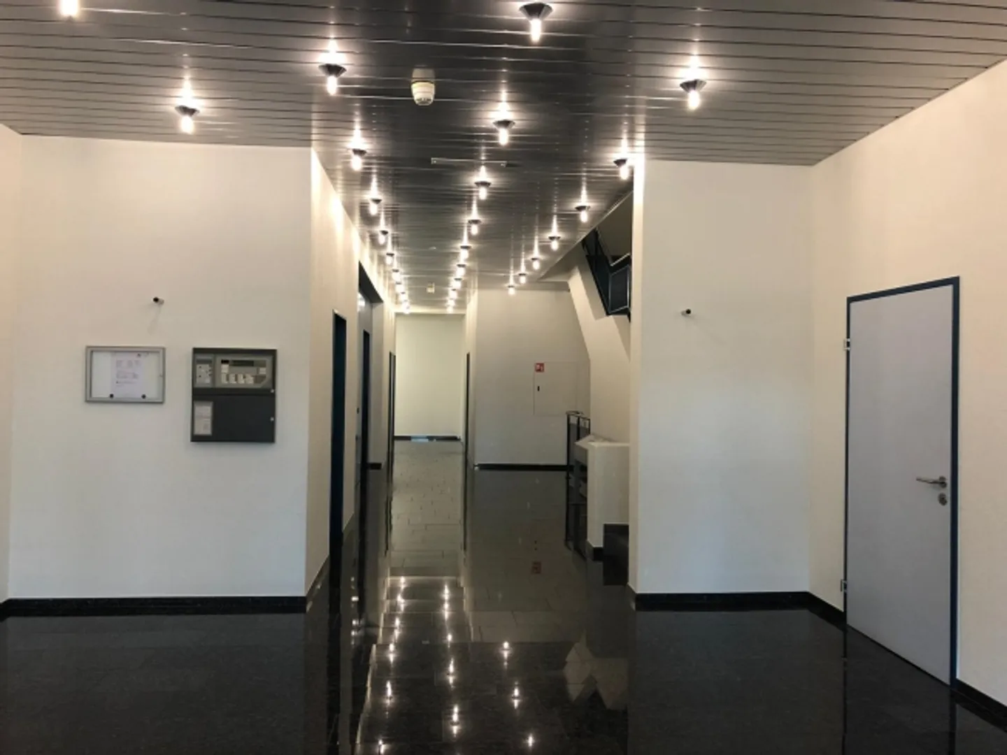 Spazio ufficio in affitto - Foto 6 di 7