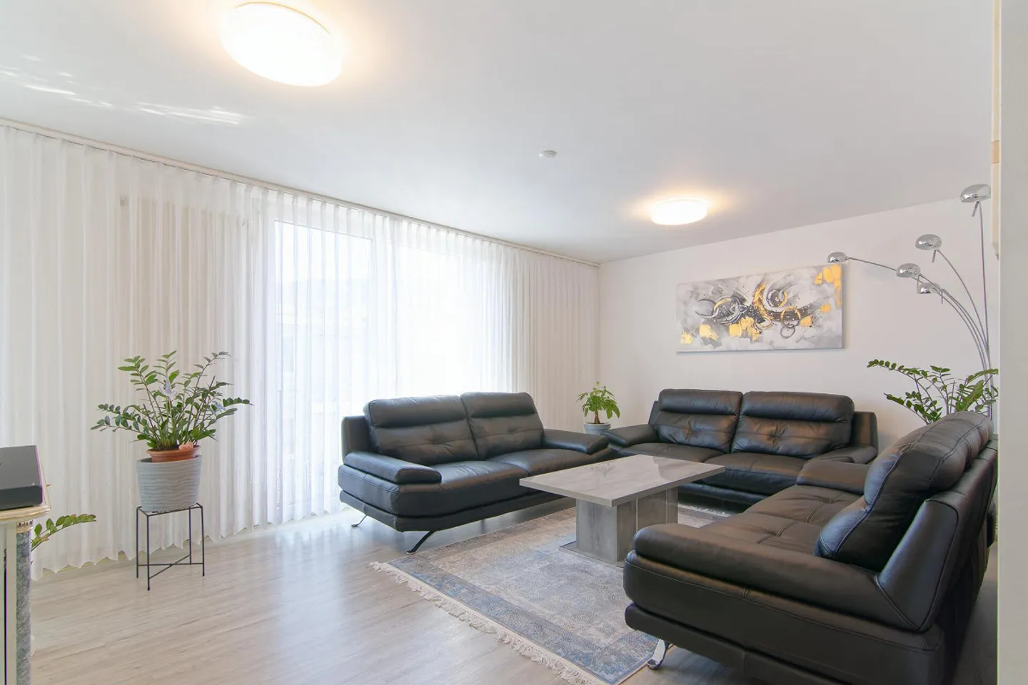 Modern 4.5-room apartment on the top floor - Photo 1 of 8