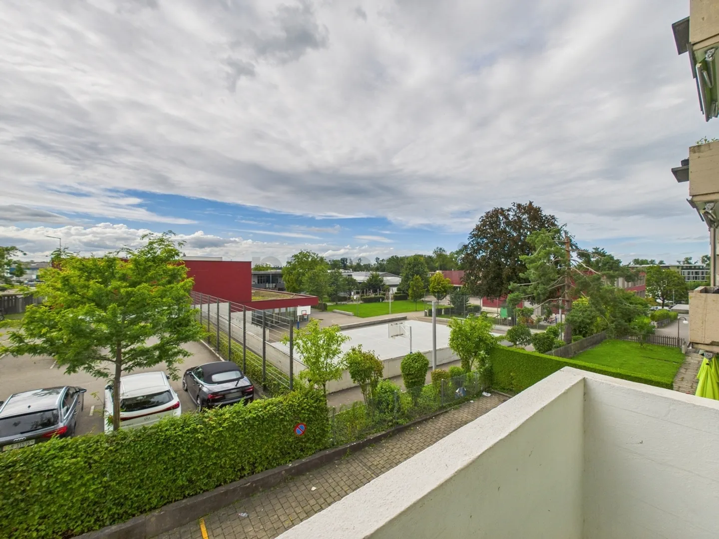 Vie exclusive à Arbon : Appartement lumineux de 3 pièces avec balcon et parking - Photo 8 sur 9