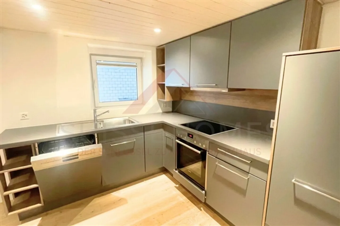 Ampia casa per due generazioni a Grenchen - 14,5 stanze, grande terreno e potenziale versatile - Foto 10 di 20