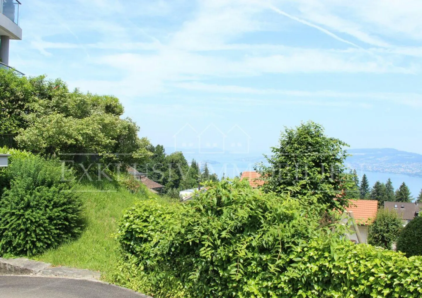 Spazi hobby attraenti e posti auto confortevoli a Feusisberg - Foto 1 di 3