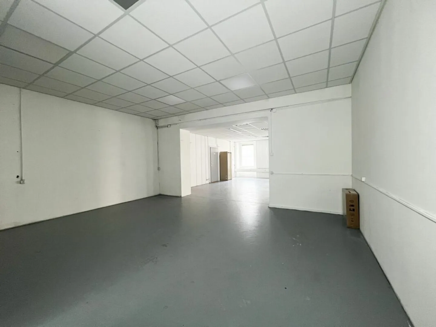 Geräumige Räumlichkeiten von etwa 220m² im Stadtzentrum - Foto 3 von 13