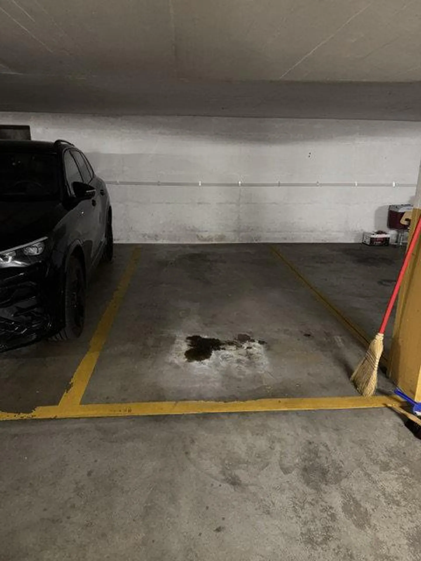 Garage parking space for rent - Photo 1 of 1