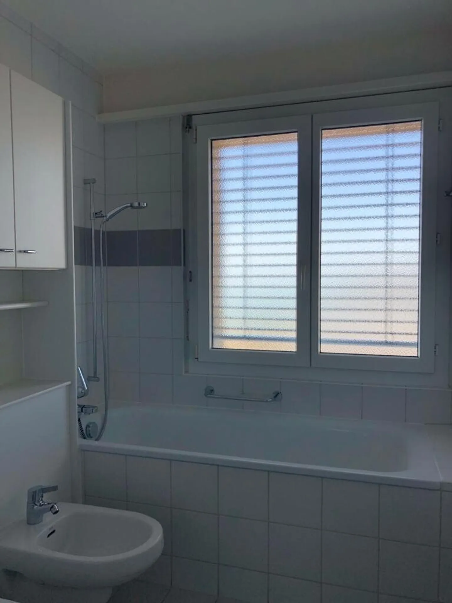 Appartamento con 5.5 stanze e vista sul lago di Neuchâtel - Foto 7 di 9