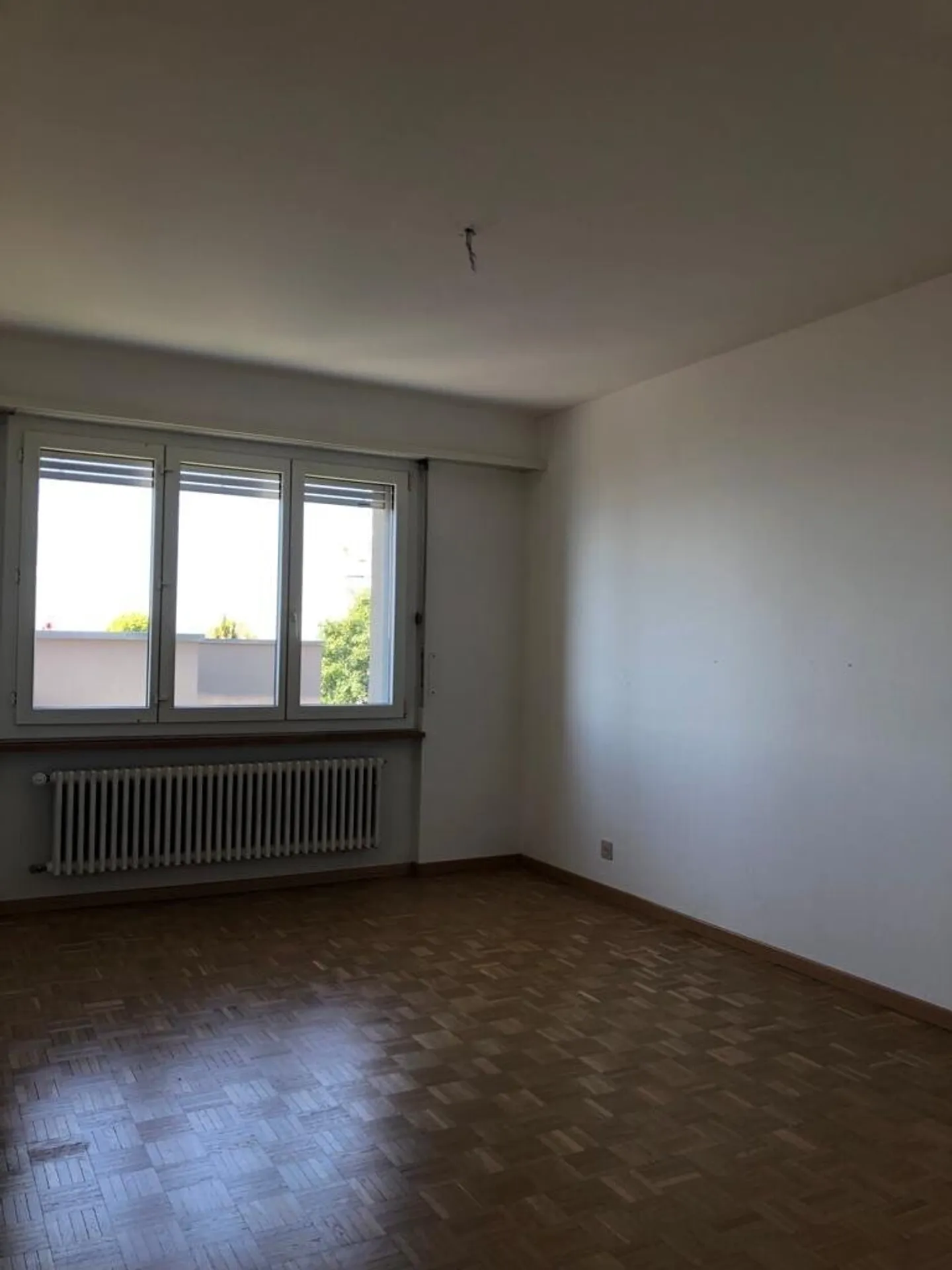 Appartamento con 5.5 stanze e vista sul lago di Neuchâtel - Foto 8 di 9