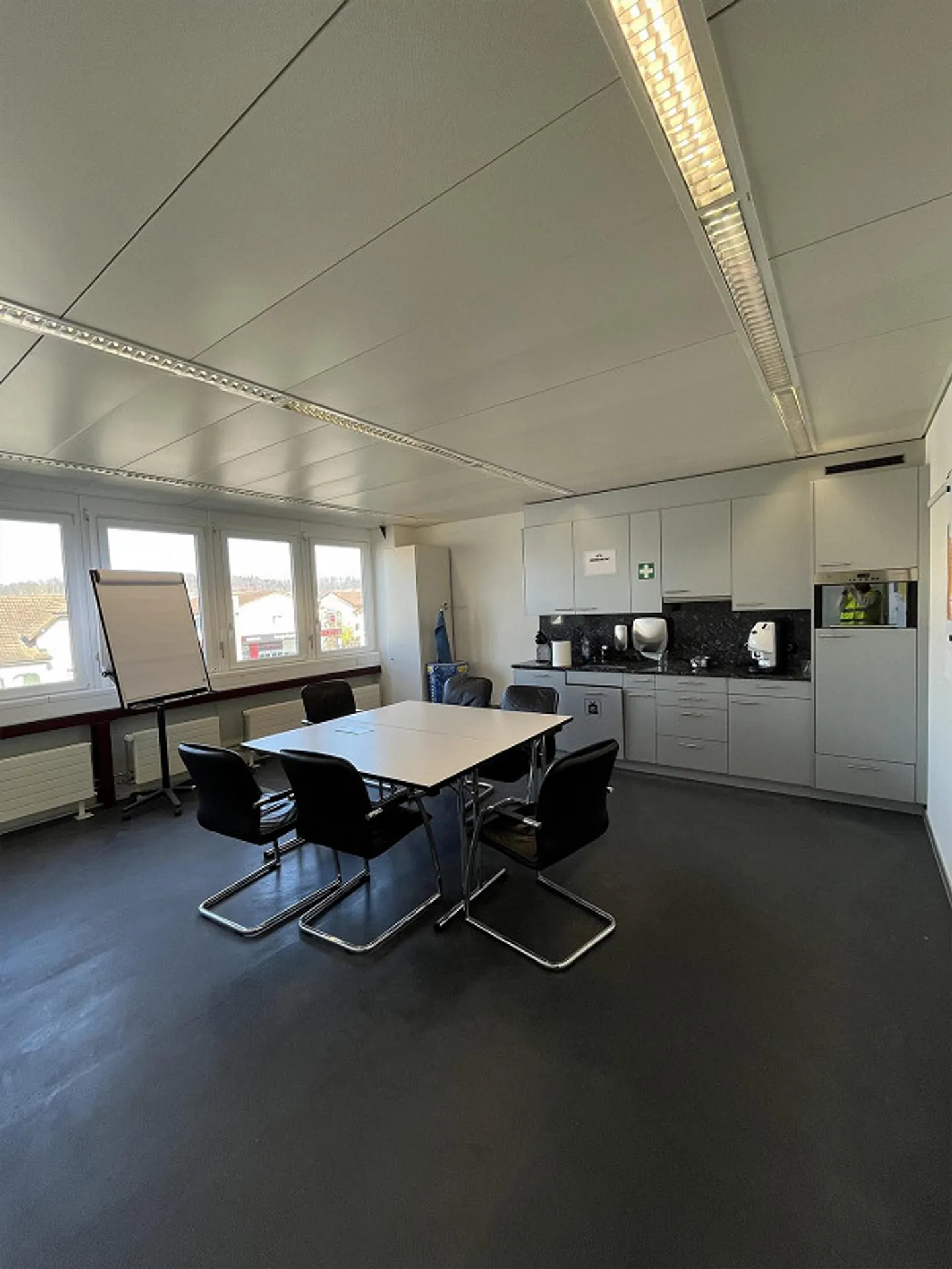 Modern industrial hall with versatile usage options in Brugg - Photo 8 of 9