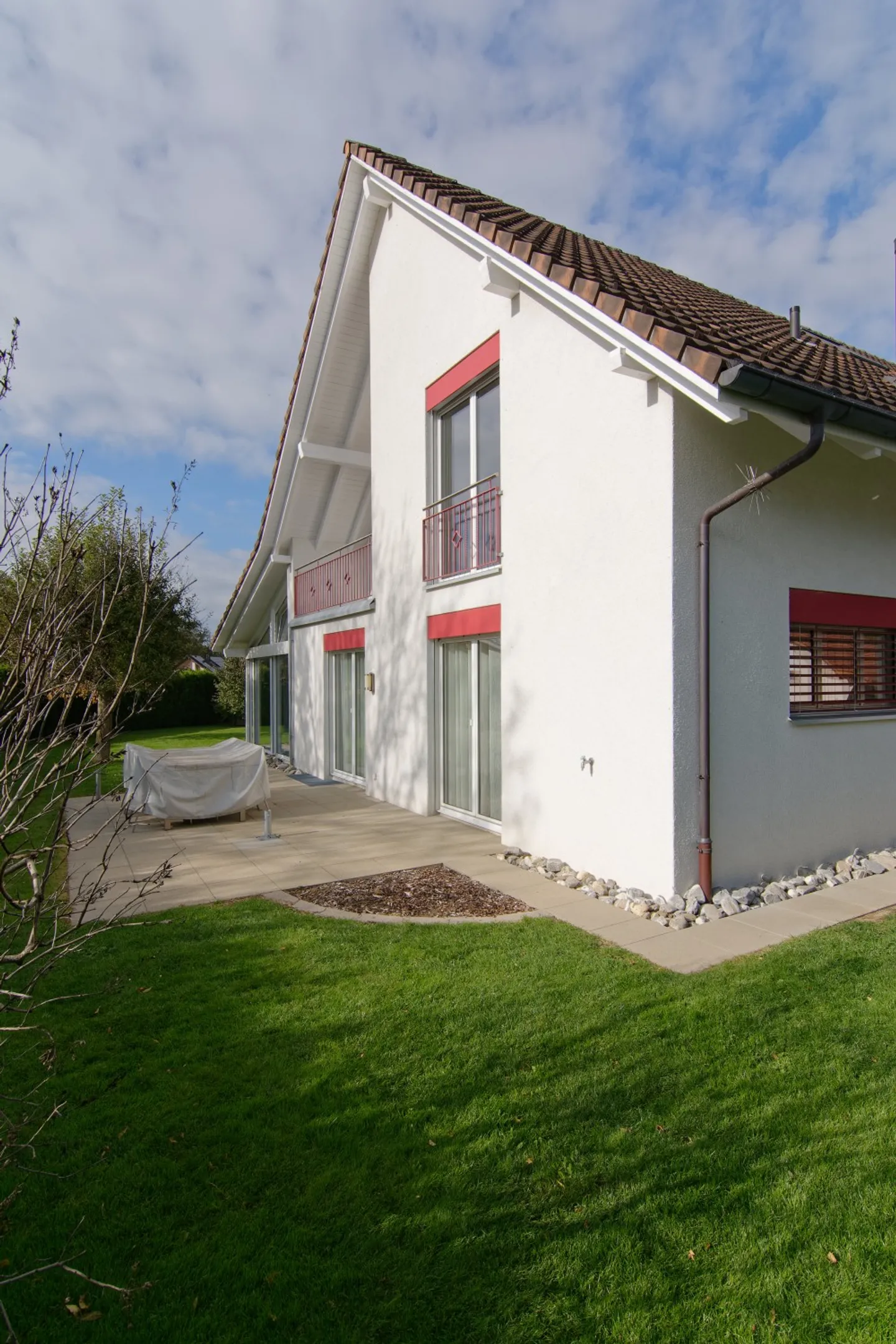 Maison individuelle de 7,5 pièces avec jardin d'hiver - Photo 2 sur 7