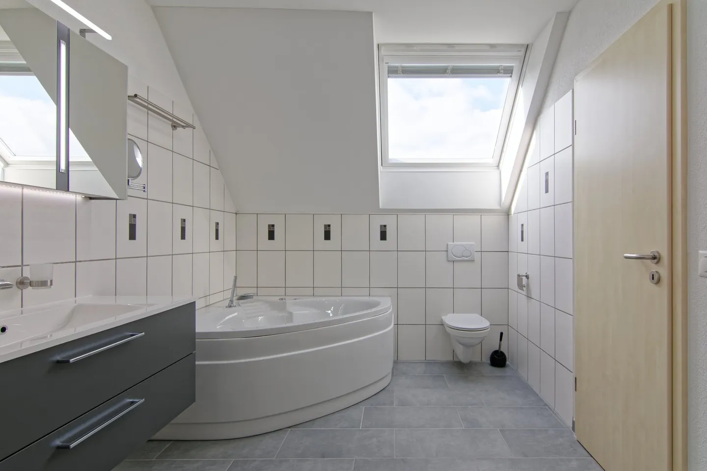 Maison individuelle de 7,5 pièces avec jardin d'hiver - Photo 6 sur 7