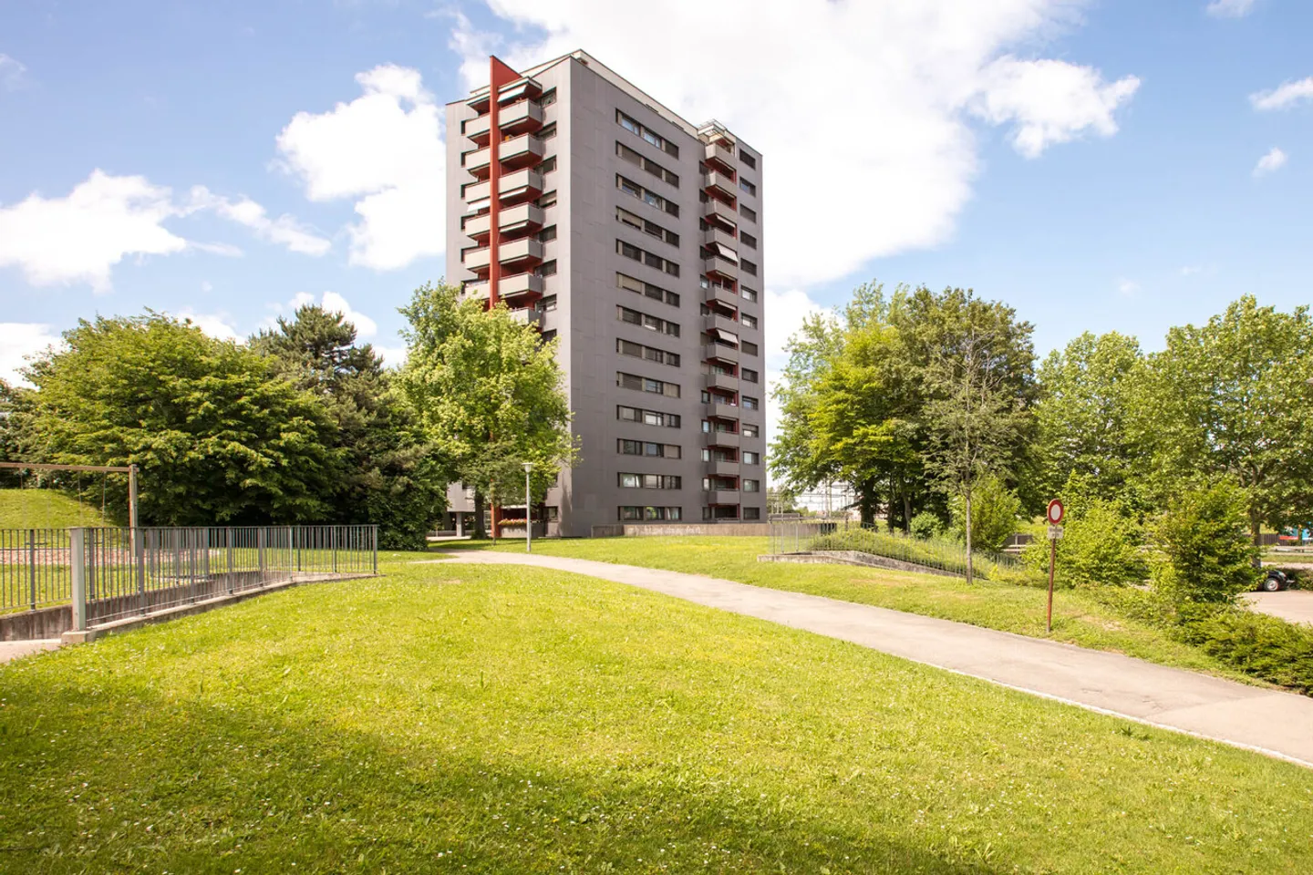 Moderne 3.5-Zimmerwohnung - Foto 1 von 9