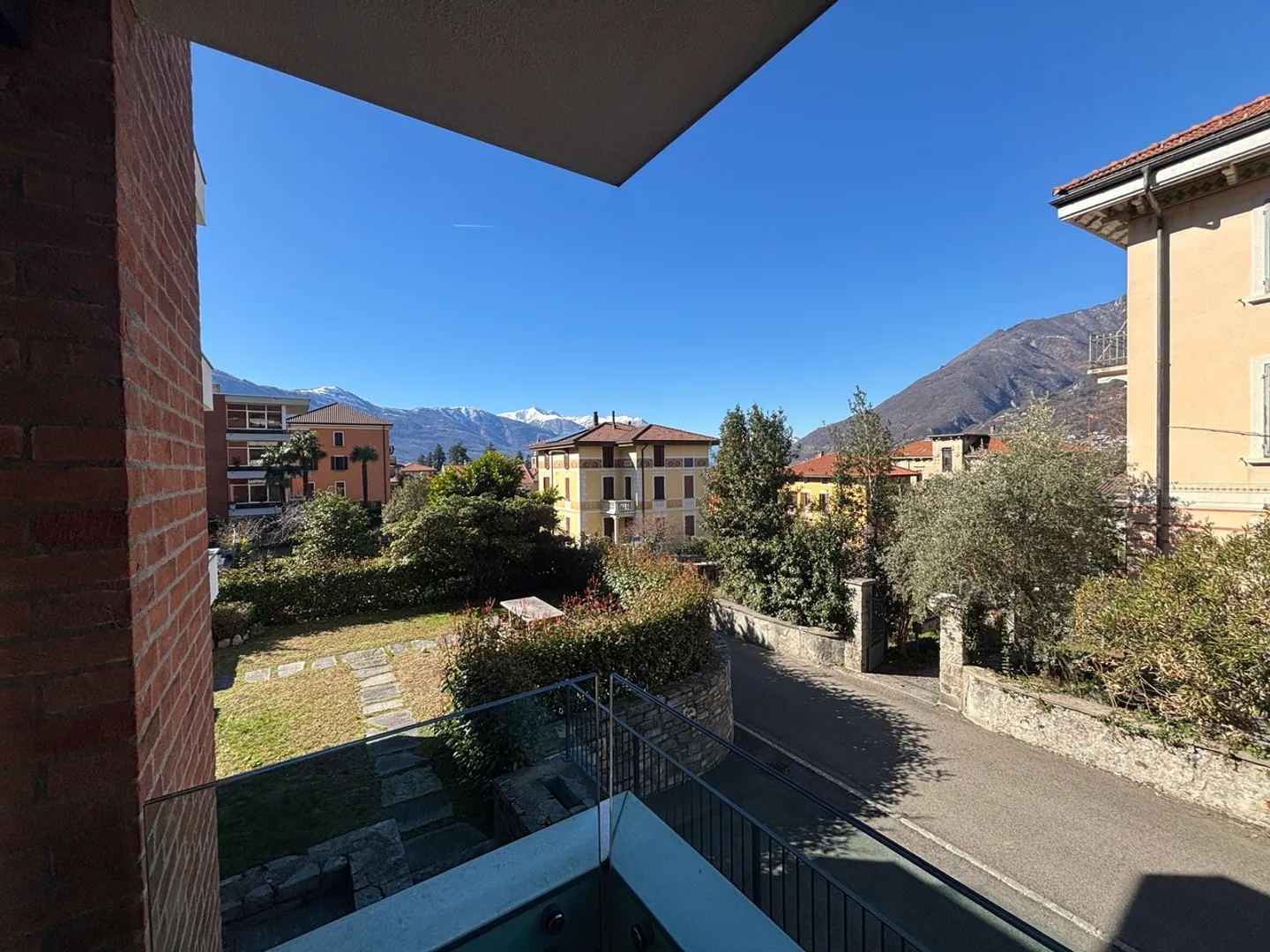 Appartement lumineux de 2,5 pièces dans un bâtiment récemment rénové - Photo 7 sur 8