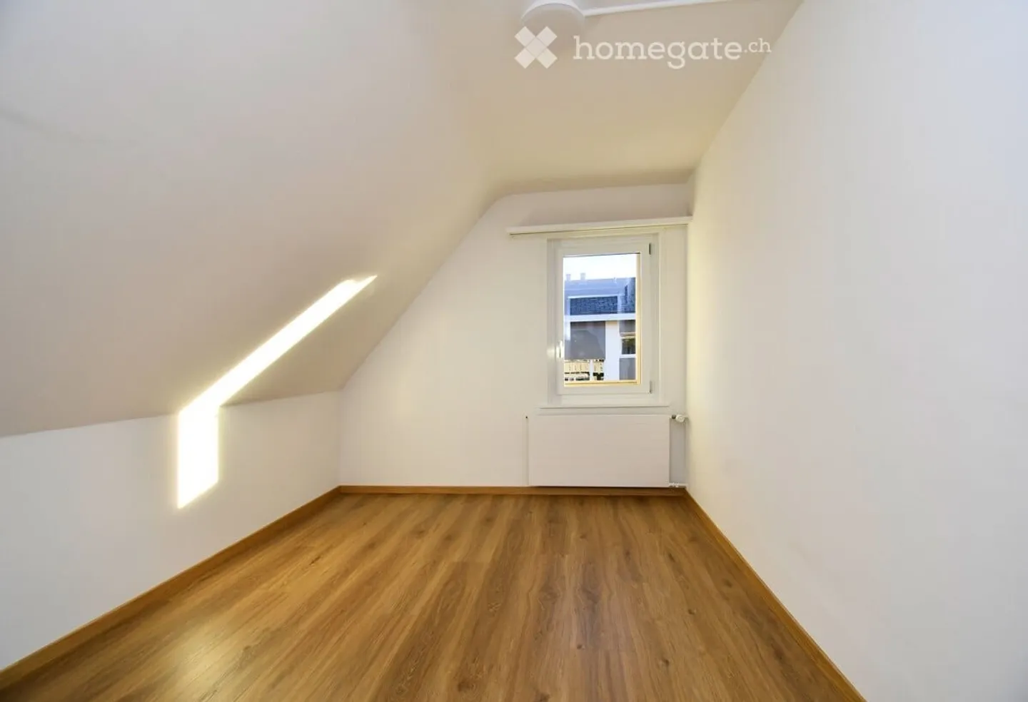 Appartement rénové et lumineux à louer. - Photo 3 sur 9