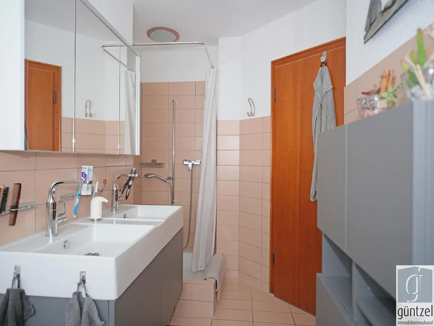Appartamento accogliente di 4,5 stanze in una posizione tranquilla alla periferia - Foto 12 di 12