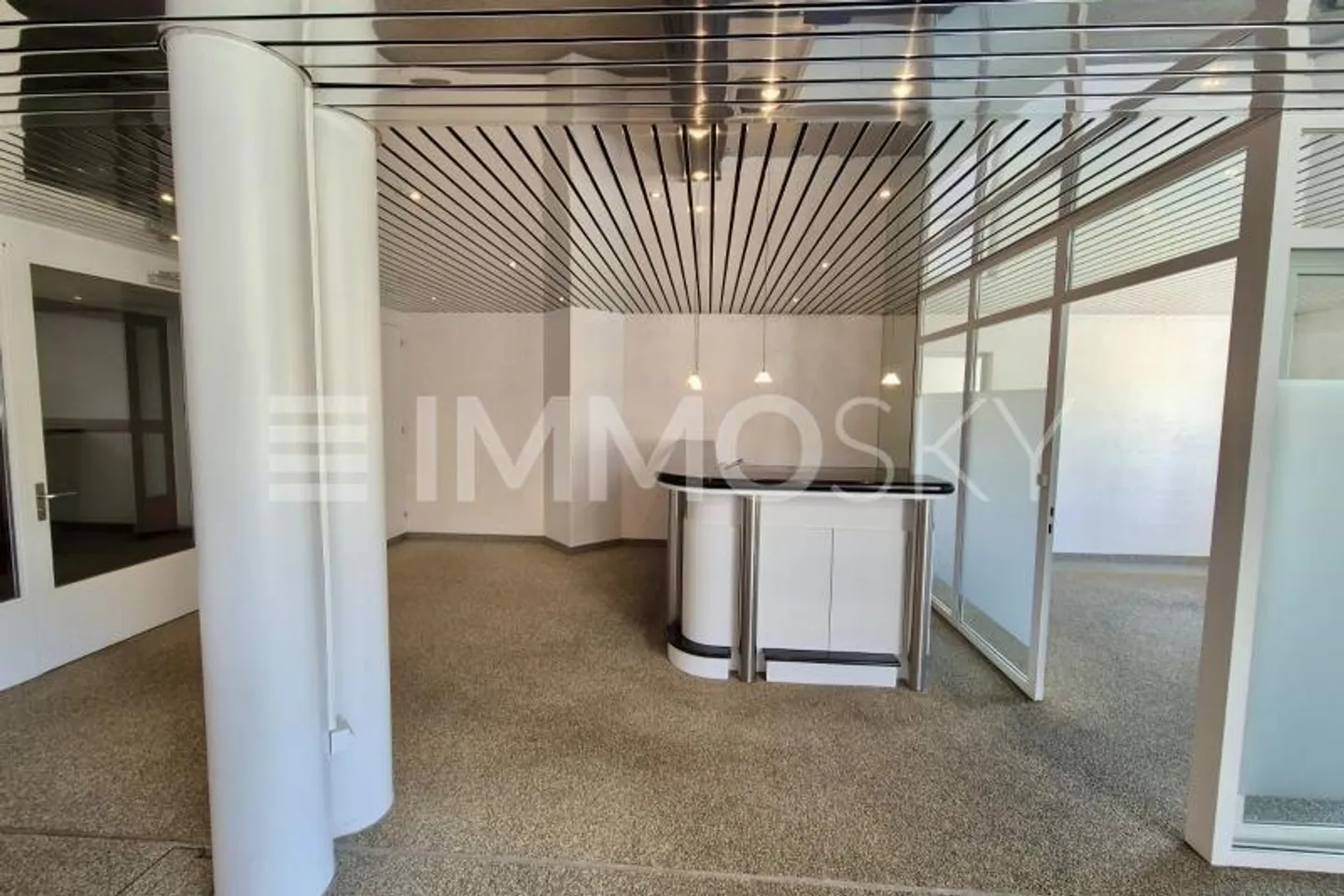 Spaces that adapt to your business - Photo 2 of 5