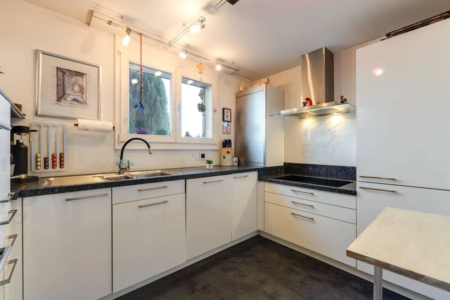 Charming Semi-Detached House - Photo 11 of 12