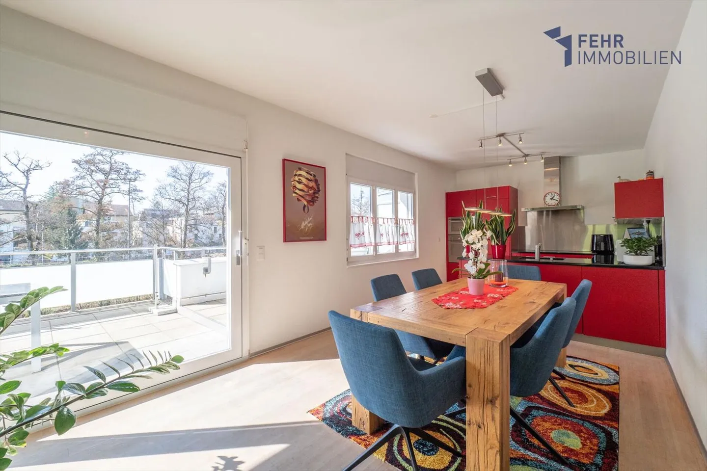 Fehr Real Estate - Sunny and Idyllic 4½-Room Penthouse Apartment - Photo 1 of 13