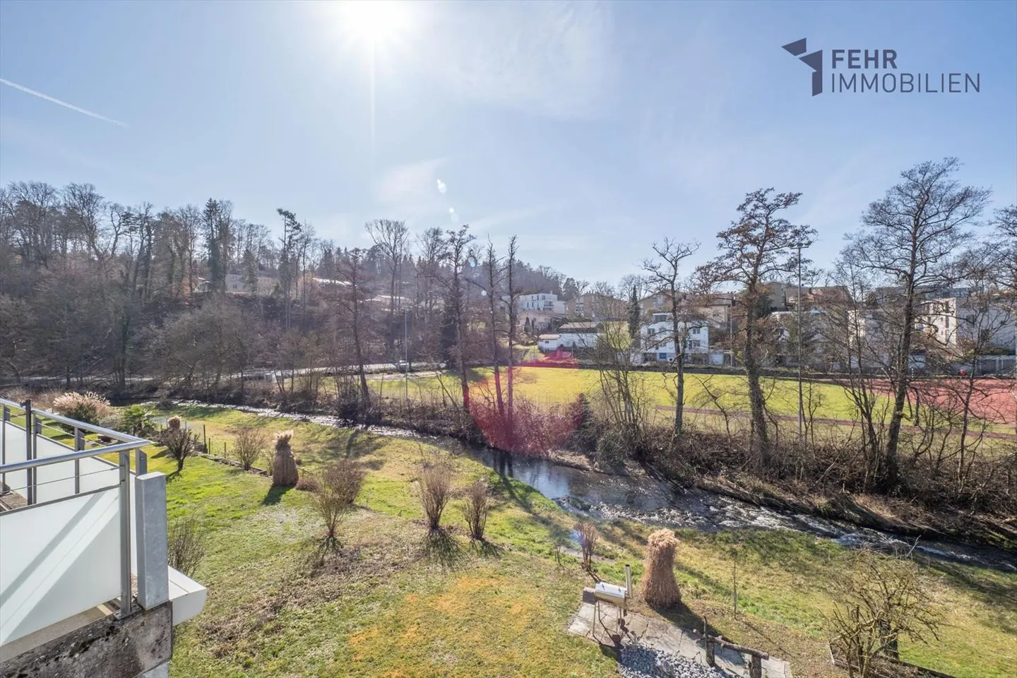 Fehr Real Estate - Sunny and Idyllic 4½-Room Penthouse Apartment - Photo 3 of 13