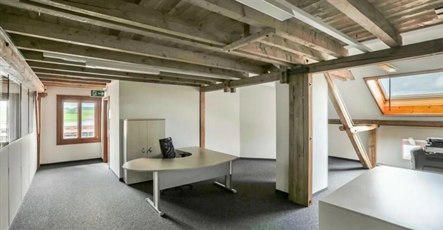 Bureau Spacieux à Louer - Photo 8 sur 9