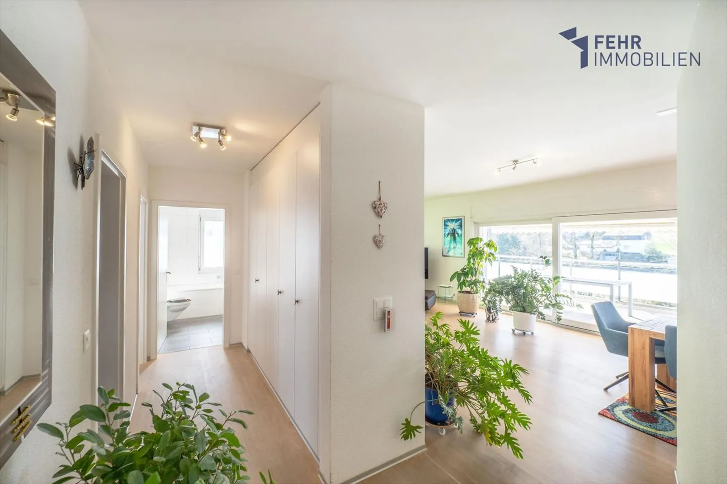 Fehr Real Estate - Sunny and Idyllic 4½-Room Penthouse Apartment - Photo 7 of 13