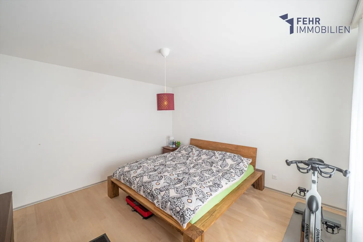 Fehr Real Estate - Sunny and Idyllic 4½-Room Penthouse Apartment - Photo 8 of 13