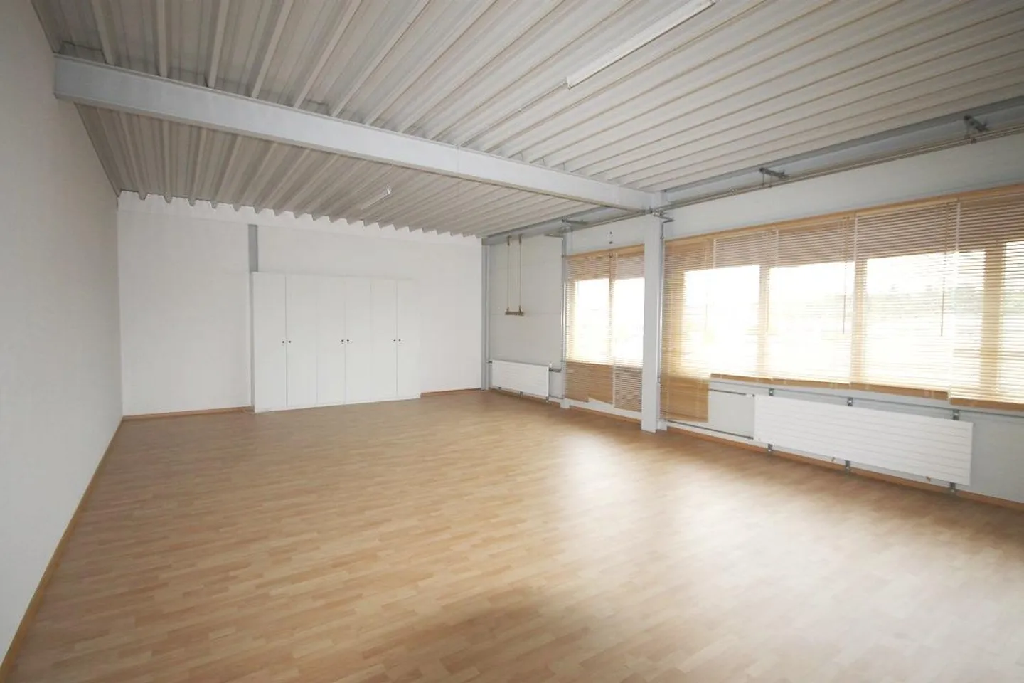 Gewerbe-, Praxis- Therapieraum, 90m2 - Foto 2 von 4