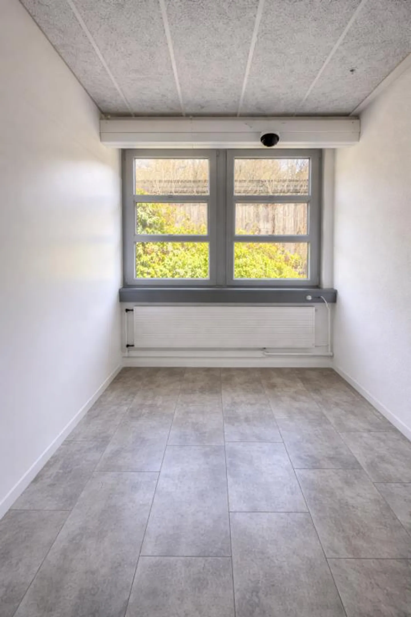 Espace de bureau au 1er sous-sol avec aménagement flexible des pièces - Photo 4 sur 6